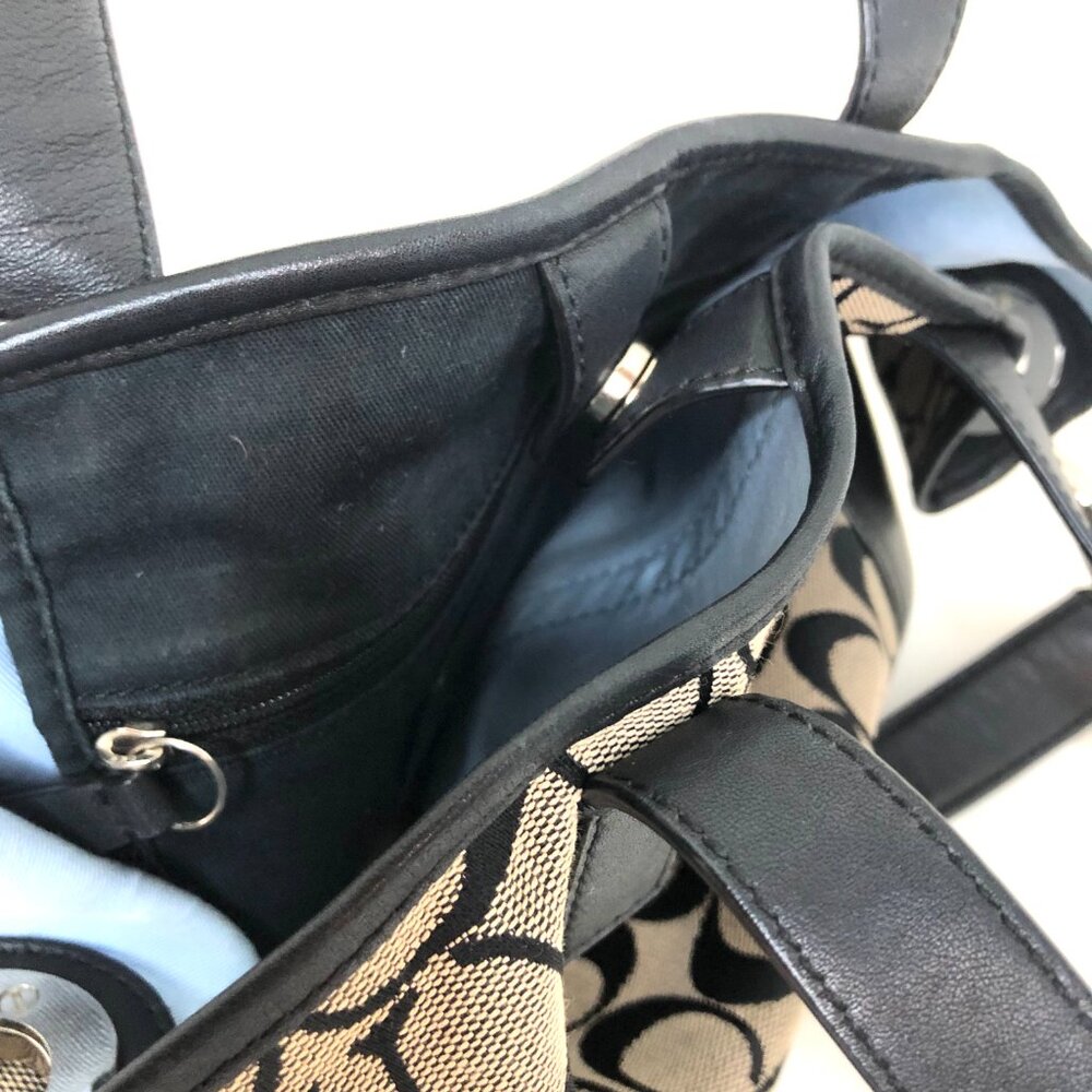 Coach Hadley Signature Duffle, Model F28981, AUTHENTICATED - Picture 4 of 16